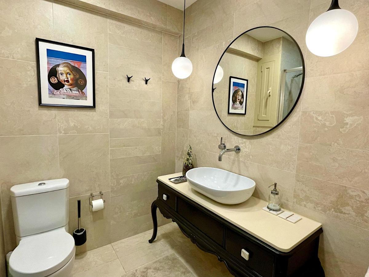 Abbott Apartment - 1 Min From The Beach - 100M2 - Sleeps 8 Сиджес Экстерьер фото