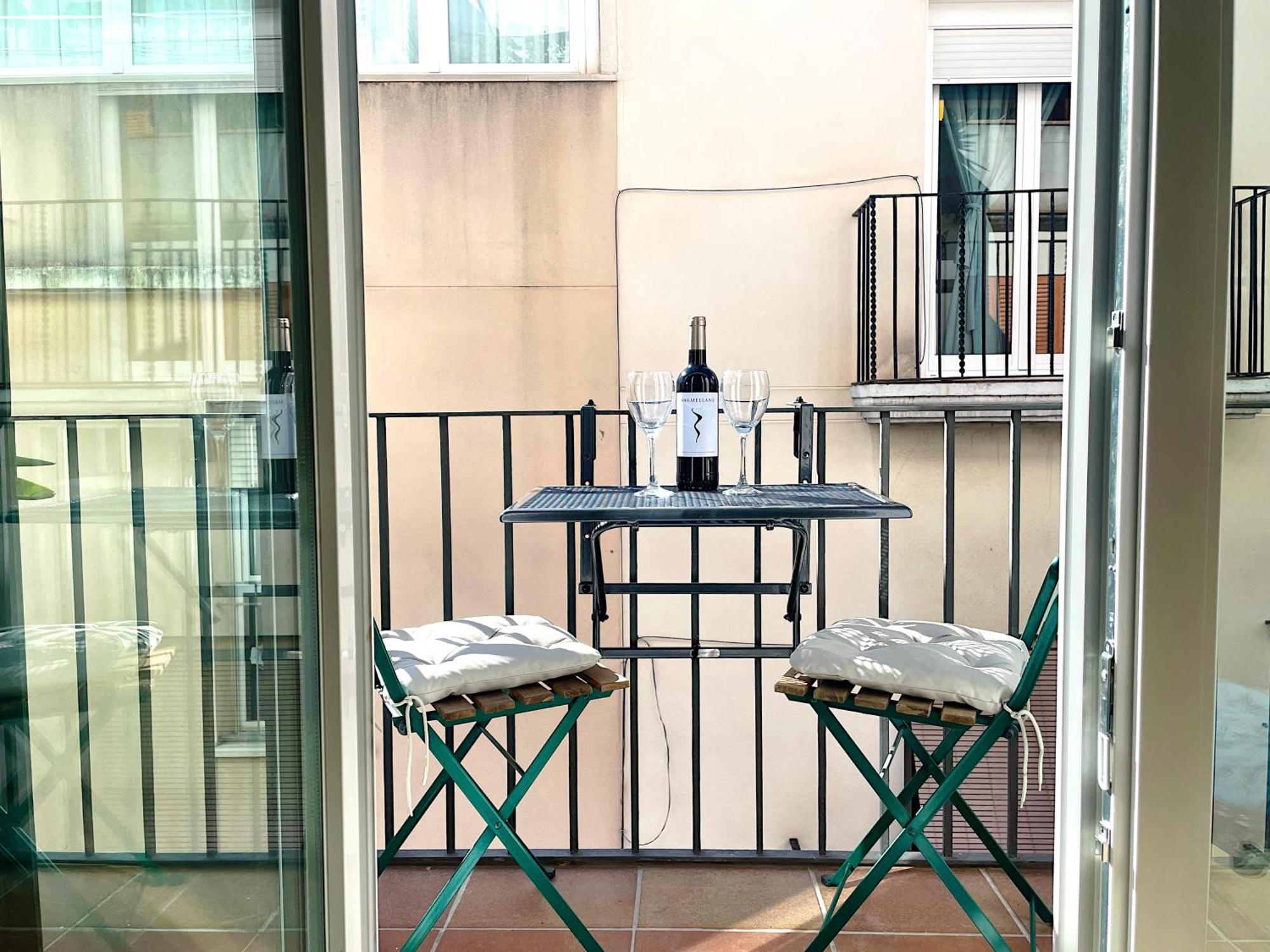 Abbott Apartment - 1 Min From The Beach - 100M2 - Sleeps 8 Сиджес Экстерьер фото