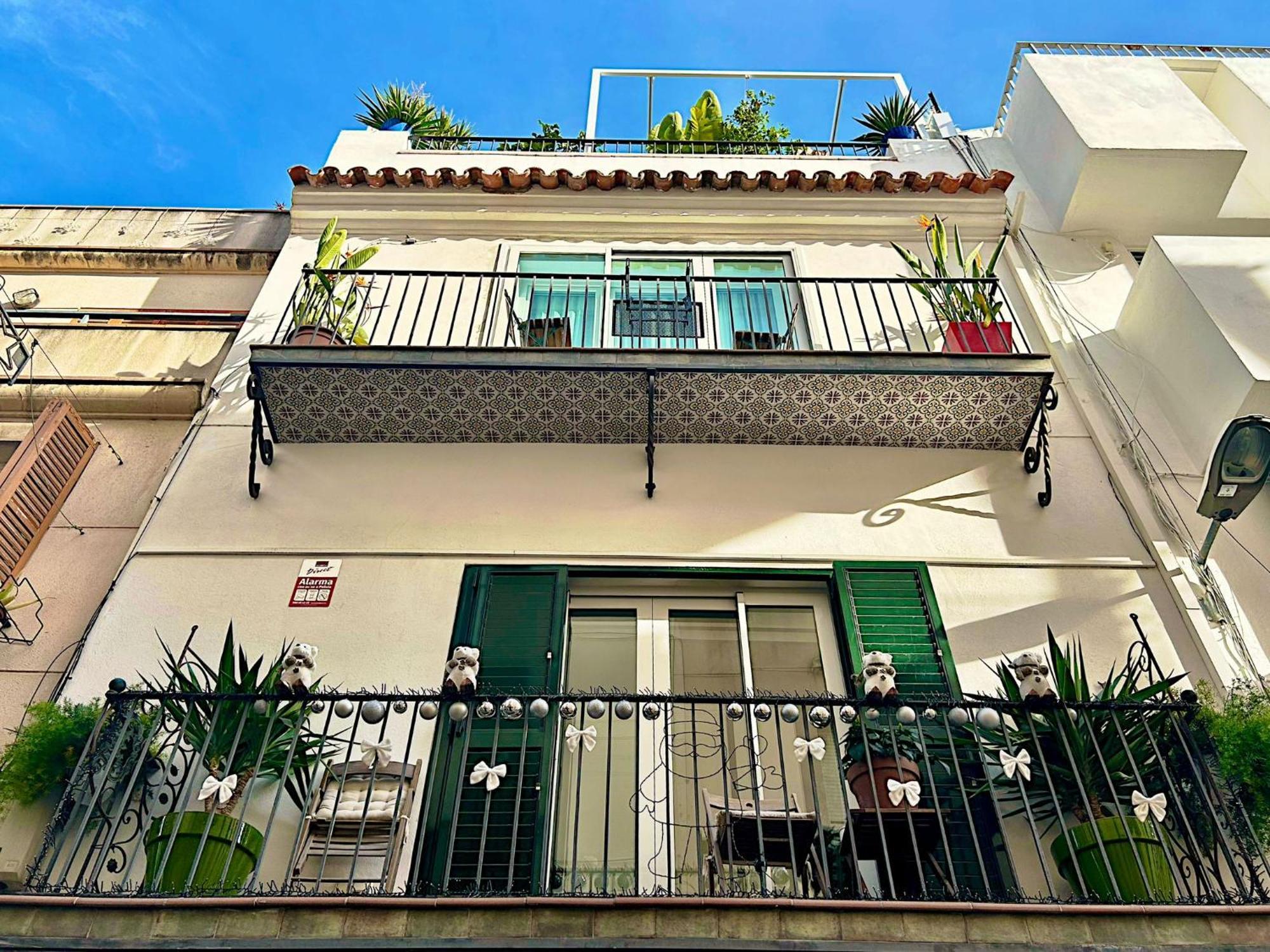 Abbott Apartment - 1 Min From The Beach - 100M2 - Sleeps 8 Сиджес Экстерьер фото